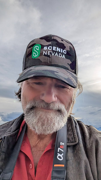 sn-man Mountain Man with camera